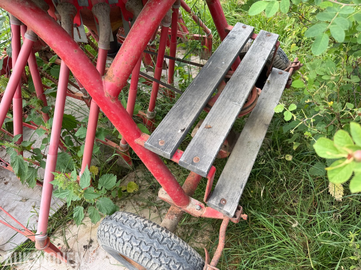 Kverneland Såmaskin, mekanisk med strøkasse