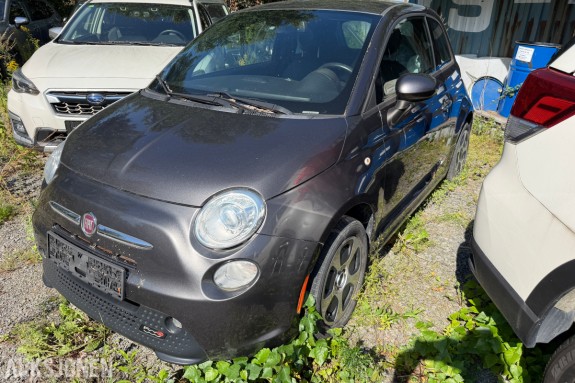 2014 Fiat 500E elektrisk / S+V dekk / Rep. objekt